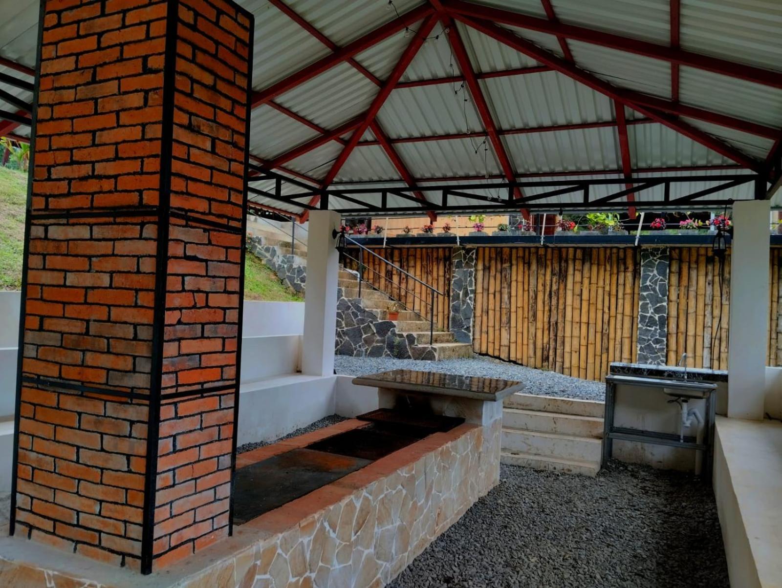 Hotel Rivel - Restaurant & Nature Retreat Turrialba Ngoại thất bức ảnh